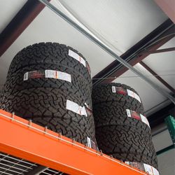 285/40/24 Venom Terra Hunter X/T 112H Tires