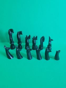 Hand-carved soapstone chess set with 14 safari animal pieces black/natural stone.