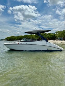 2020 Yamaha 242SE Limited W/Trailer