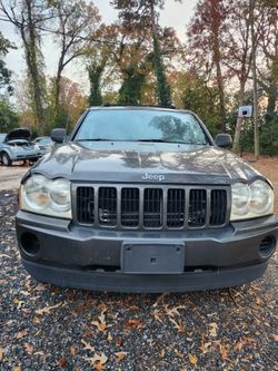 2004 Jeep Laredo 