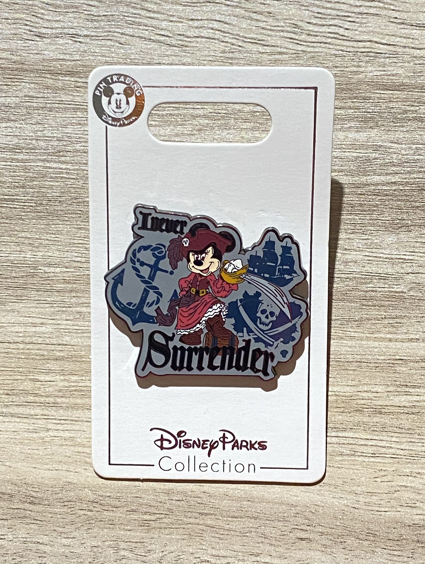 New Disney Pin Minnie Mouse Pirates Caribbean I NEVER SURRENDER 