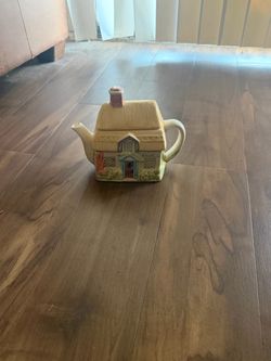 Ceramic Cottage Teapot