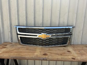 CHEVY CHEVROLET TAHOE SUBURBAN ( 2015 2016 2017 2018 2019 2020 ) Front bumper grille grill parrilla original USED OEM