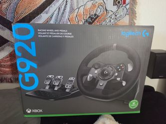 Logitech G920 Racing Wheel and Pedals