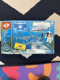 Shark Week Toy Set 