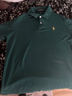 Men’s green polo