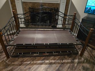 Twin daybed with trundle underneath