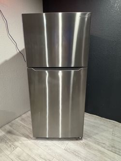 Insignia refrigerator top freezer