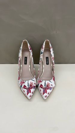 Nine West Heels. Item No 847 (Shopgoodwill)
