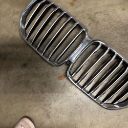 OEM chrome front grille for a 2019-2023 BMW X5 (G05 model