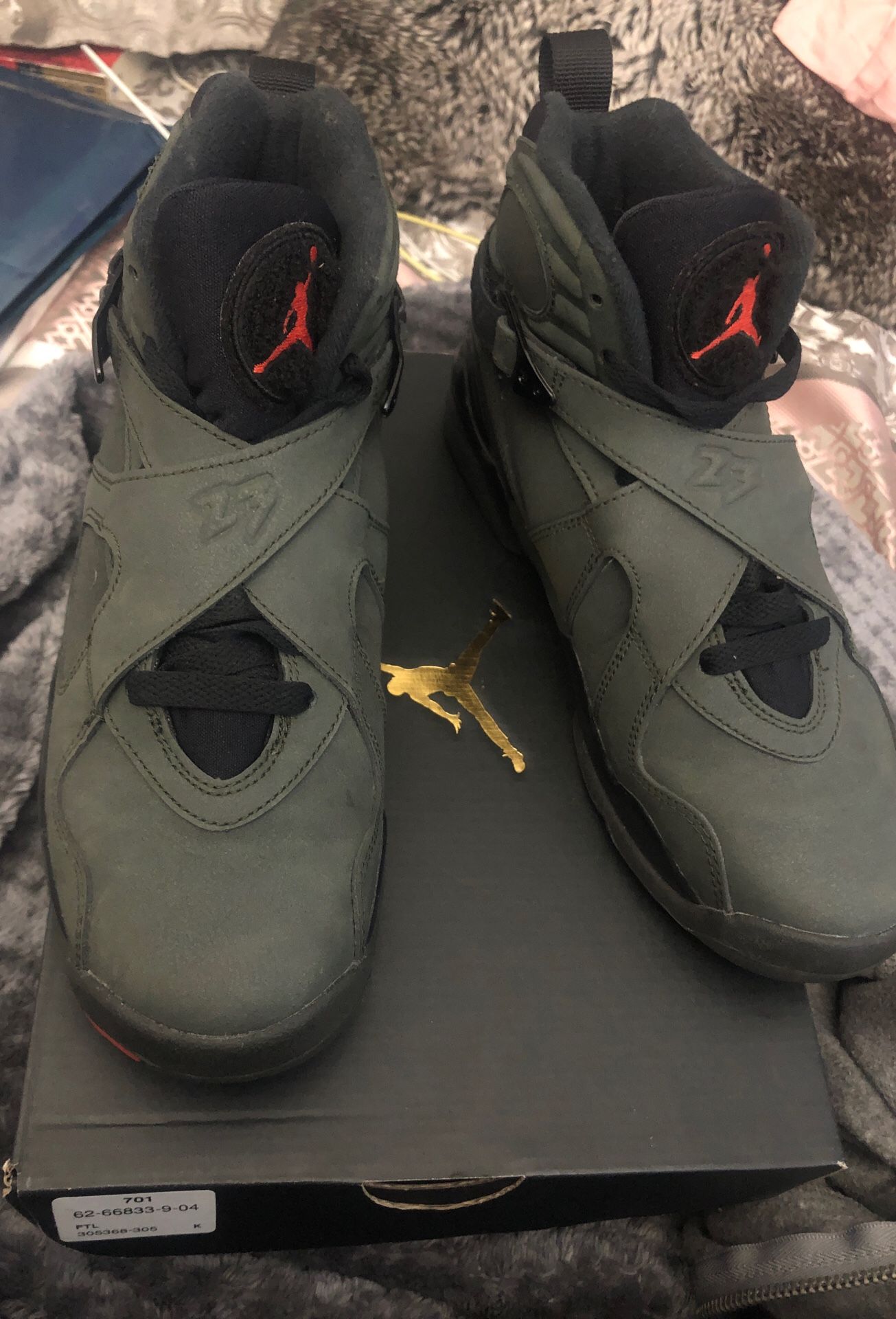 Jordan retro 8 take flight “undefeated” size 5.5 (GS)