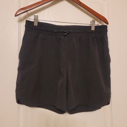 2 Women's Medium Shorts