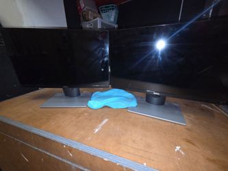 Monitors – Lot of 4