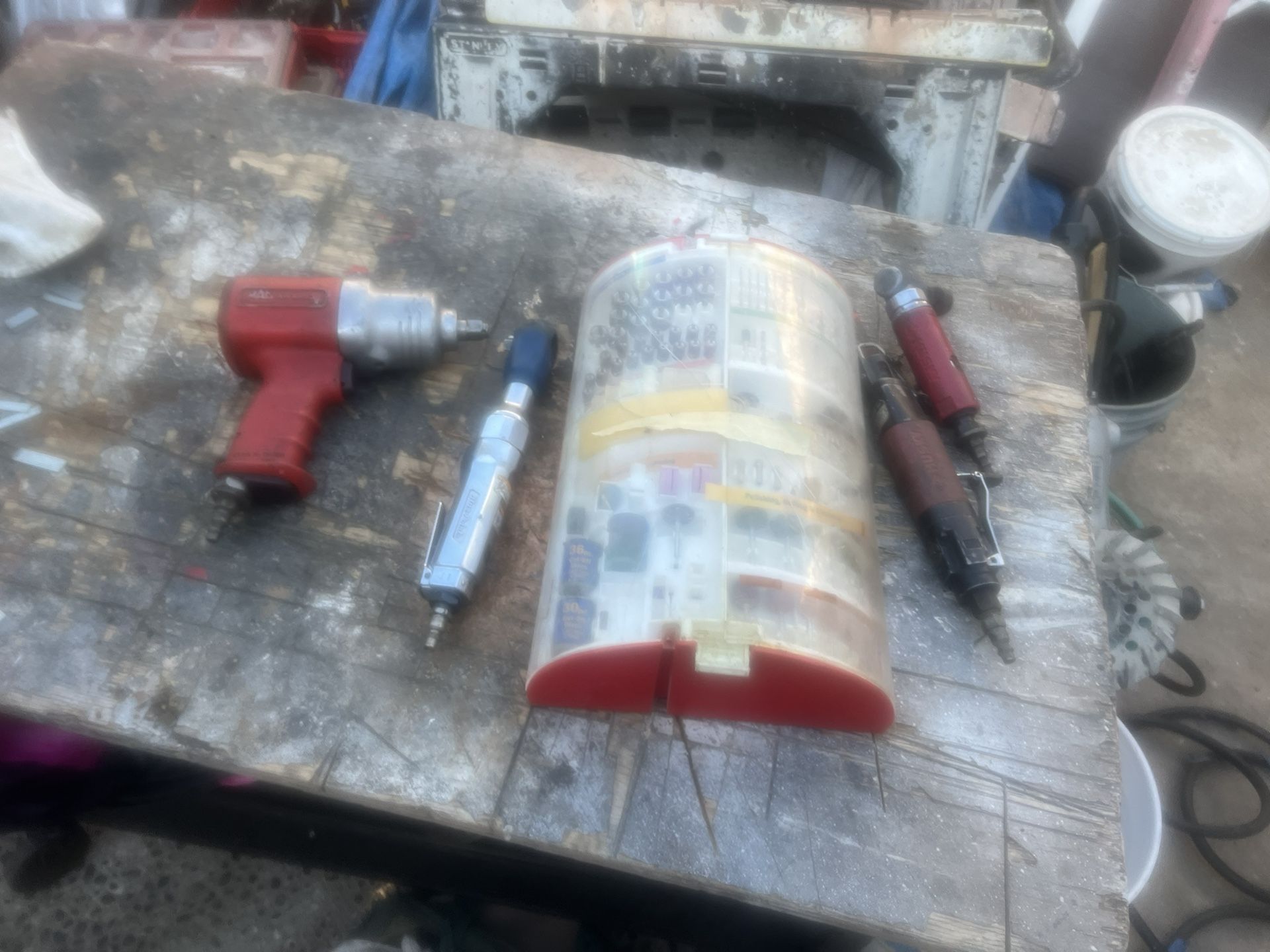 Gun De Impacto De 1/2 Y Racha De 3/8 Y. acesorios De Lijar ay Está El O Lijadora De Aire