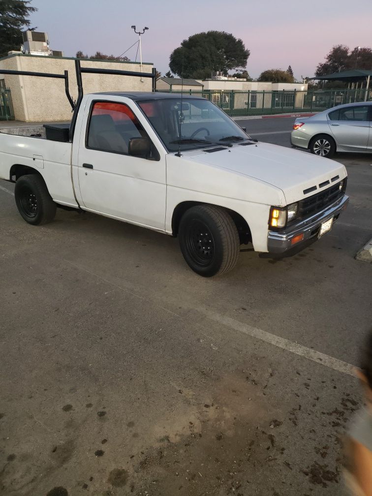 1990 Nissan Pickup