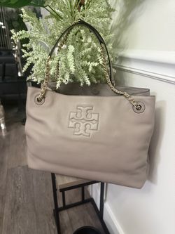 Pretty item