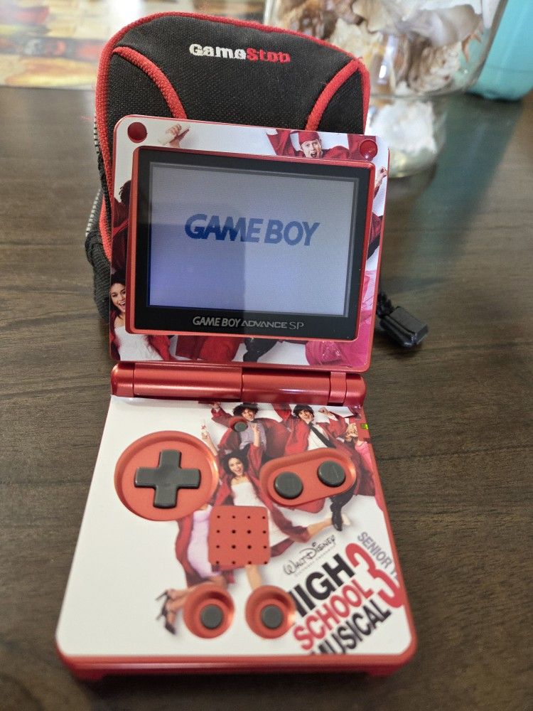 Nintendo Game Boy Advance SP Red