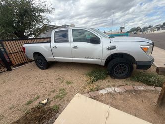 2017 Nissan Titan