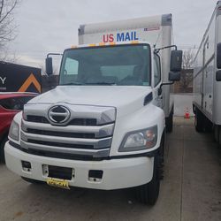 2020 Hino 268 Box Truck