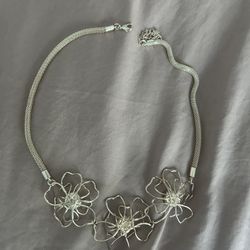 Ladies Silver Necklace 