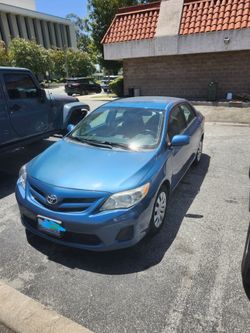 Toyota corola LE 2012