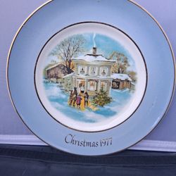 1977 Avon Christmas Plate
