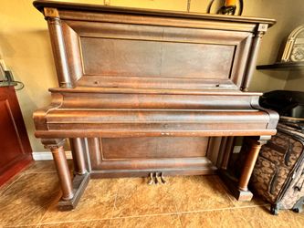1912 Circa Piano