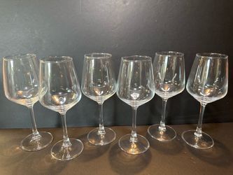6 crystal wine glasses unbranded