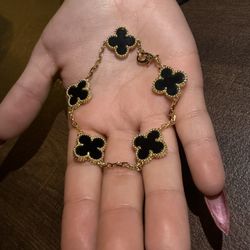 Authentic Van Cleef 18k Gold Bracelet 