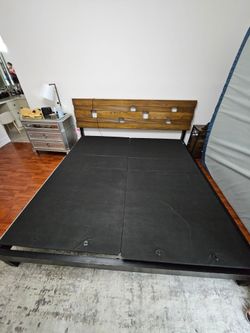 Bedroom set (king bed, dresser, mirror and nightstand)