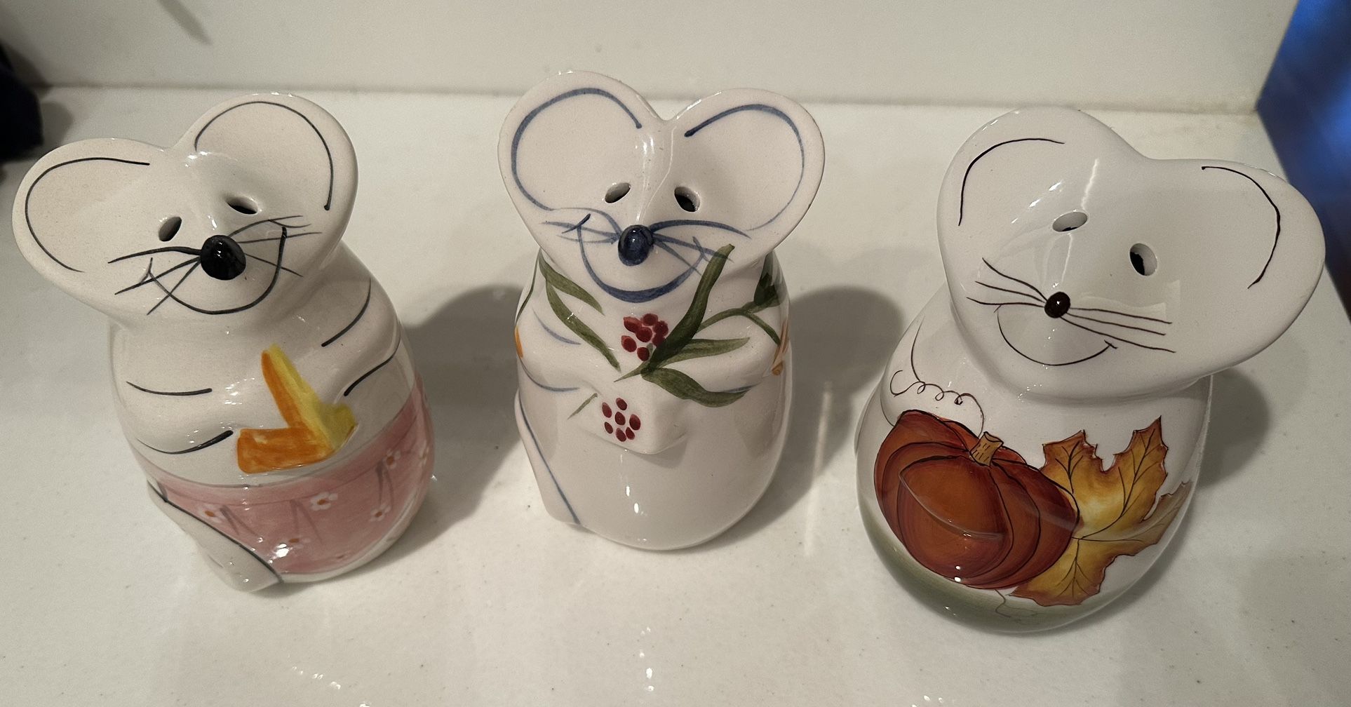 Set Of 3 Laurie Gates Vintage Shakers