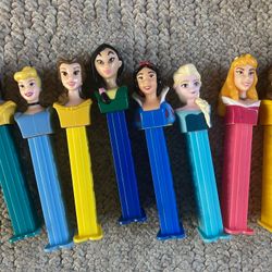 Pez Candy dispensers  (99 Items)