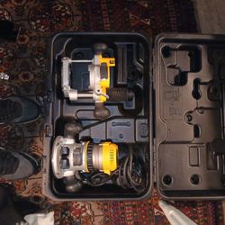DeWalt DW616PK Corded 1-3/4 HP Fixed Base/Plunge Router Combo Kit