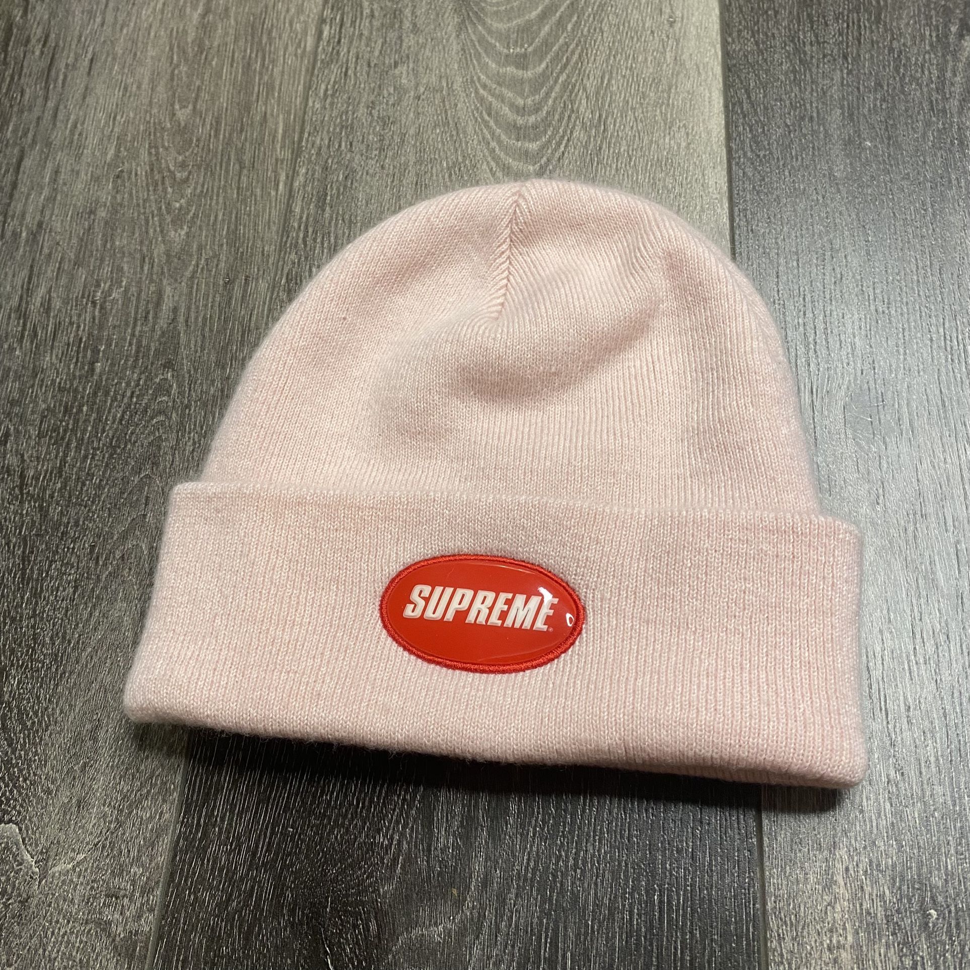 Supreme rubber logo beanie