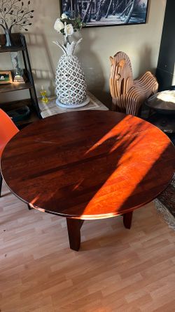 Expandable Solid Wood Dining & Poker Table (48”–68”) – Made in Canada