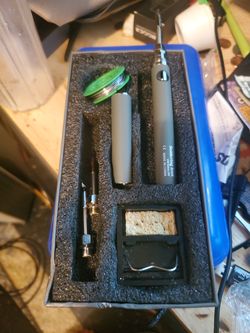 Wireless soldering iron