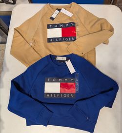 New boy's size 12-14 Tommy Hilfiger Logo Crewneck Sweatshirts – Set of 2