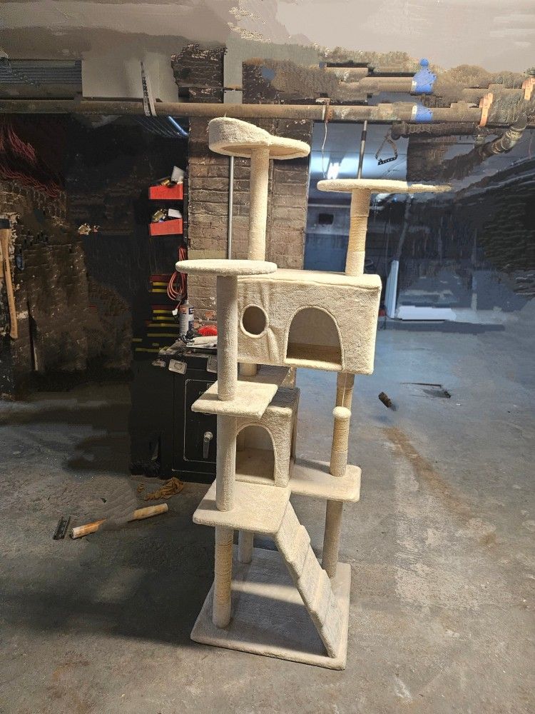 Cat Play House Tower