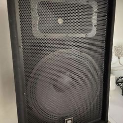 JBL JRX215 15 Two-Way Passive Loudspeaker System With 1,000W Peak Power Handling