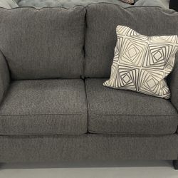 Loveseat 