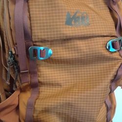 REI Co-op Trail 25 Pack - Men's . Amber Color (Rare) In Excellent condition 