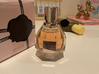 VICTOR AND ROLF FLOWER BOM PERFUME, BRAN NEWW!