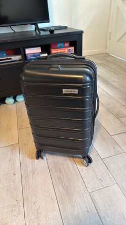Samsonite Carry On Hard Shell Suitcase