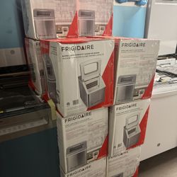 🥶 NEW Frigidaire - 13.3" 40-Lb. Freestanding Icemaker - Stainless Steel