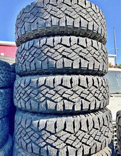 275/70/18Goodyear Tires Con 80% de Vida Las 4tires