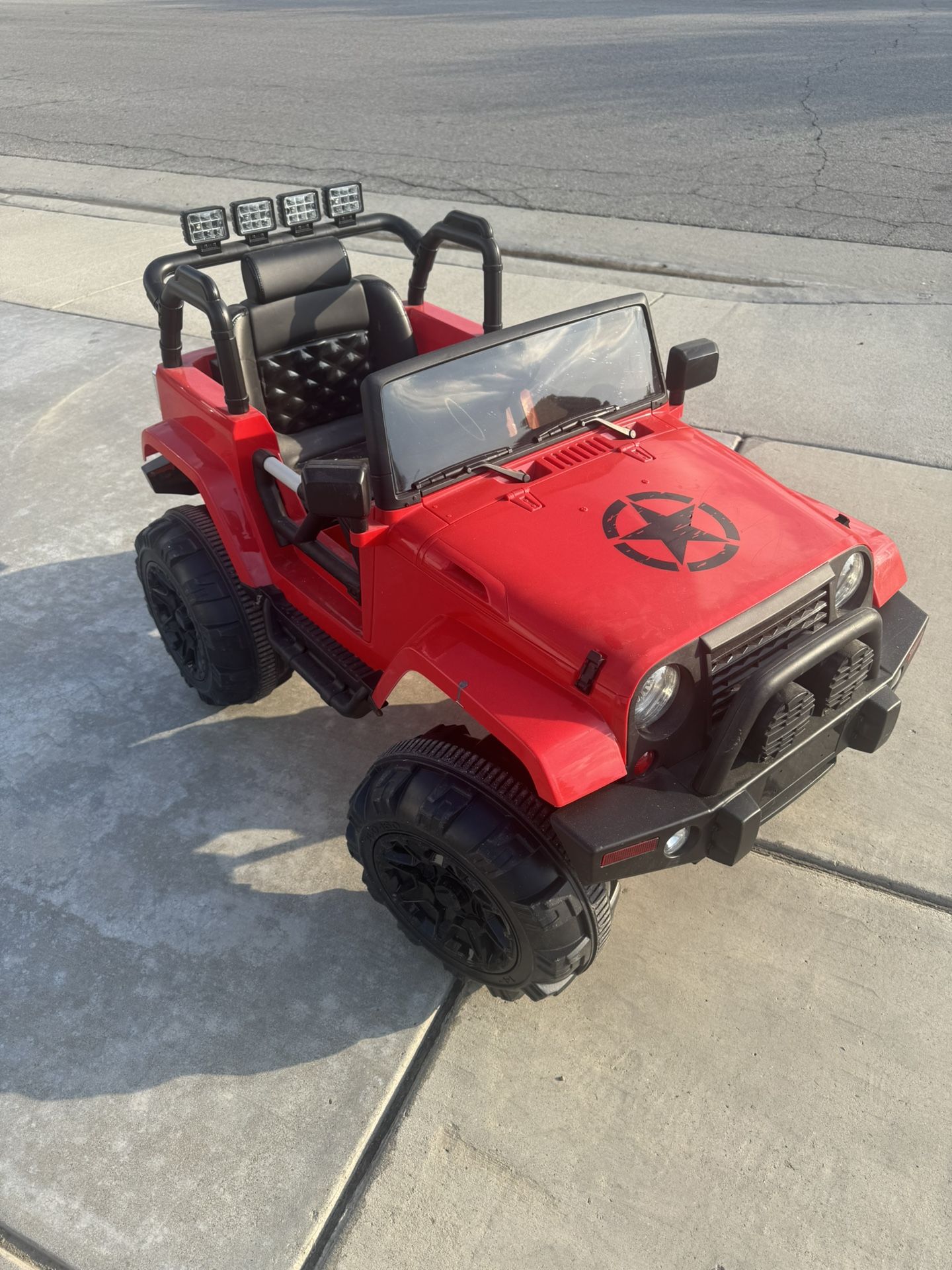 Rideable Jeep with Remote (rechargable)
