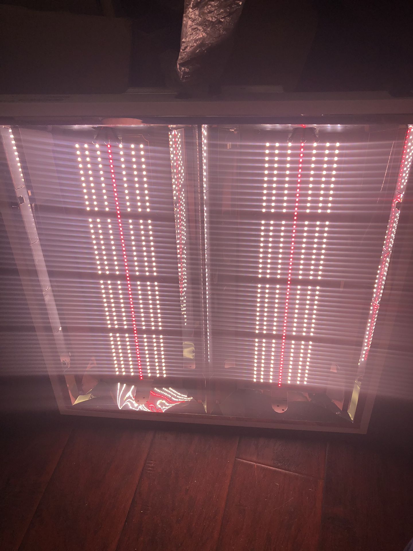 Aprico LED Grow Light - 2’ x 2’ - 260watt - Brand New in the Box!