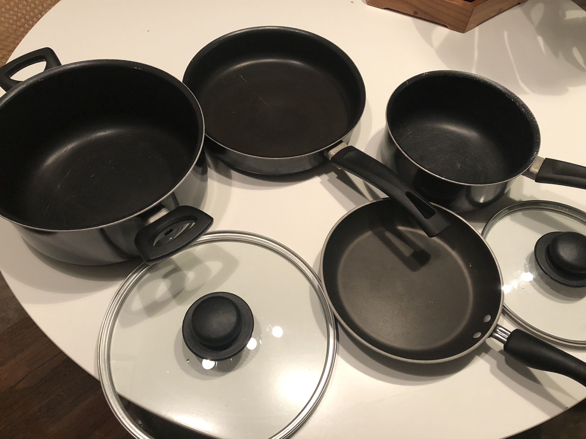 6-piece pots and pans set