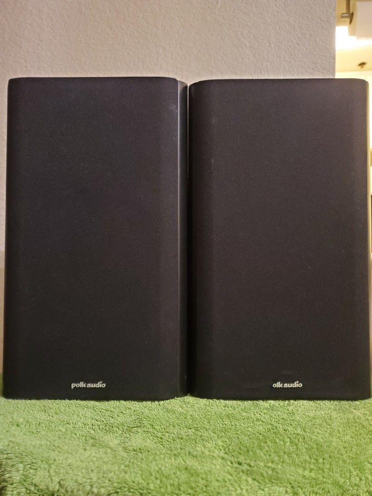 PAIR  POLK AUDIO RT5 BOOKSHELF SPEAKERS 