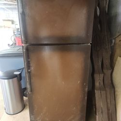 NICE  2  DOORS  FRIDGE